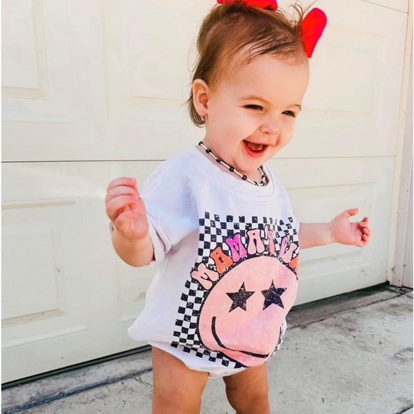 Hi, I’m Lori. Join me for live sales and fun shows with great prices! - Picture 15 of 16